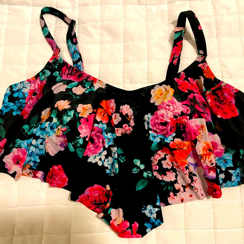 Torrid Wireless V Flounce Floral Bikini Top